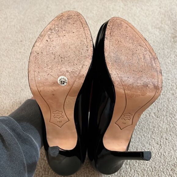 Joan and David Black Pump 7 - Picture 7 of 7